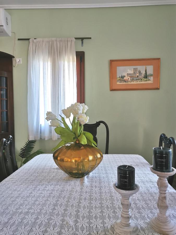 Athevillas Antonis Mína المظهر الخارجي الصورة