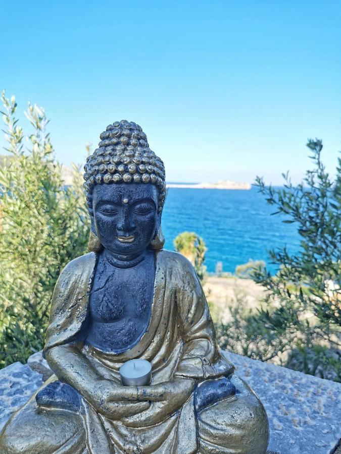 Athevillas Antonis Mína المظهر الخارجي الصورة