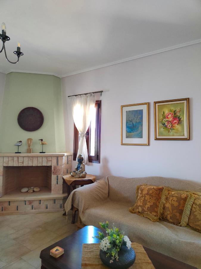 Athevillas Antonis Mína المظهر الخارجي الصورة