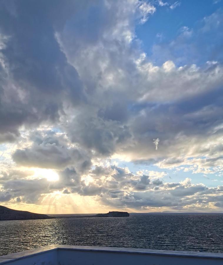 Athevillas Antonis Mína المظهر الخارجي الصورة