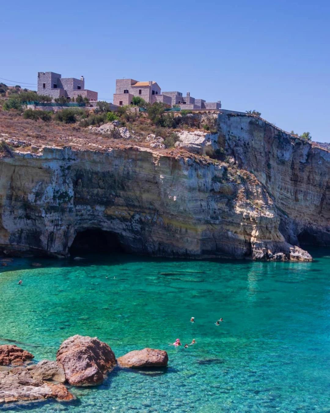 Athevillas Antonis Mína المظهر الخارجي الصورة