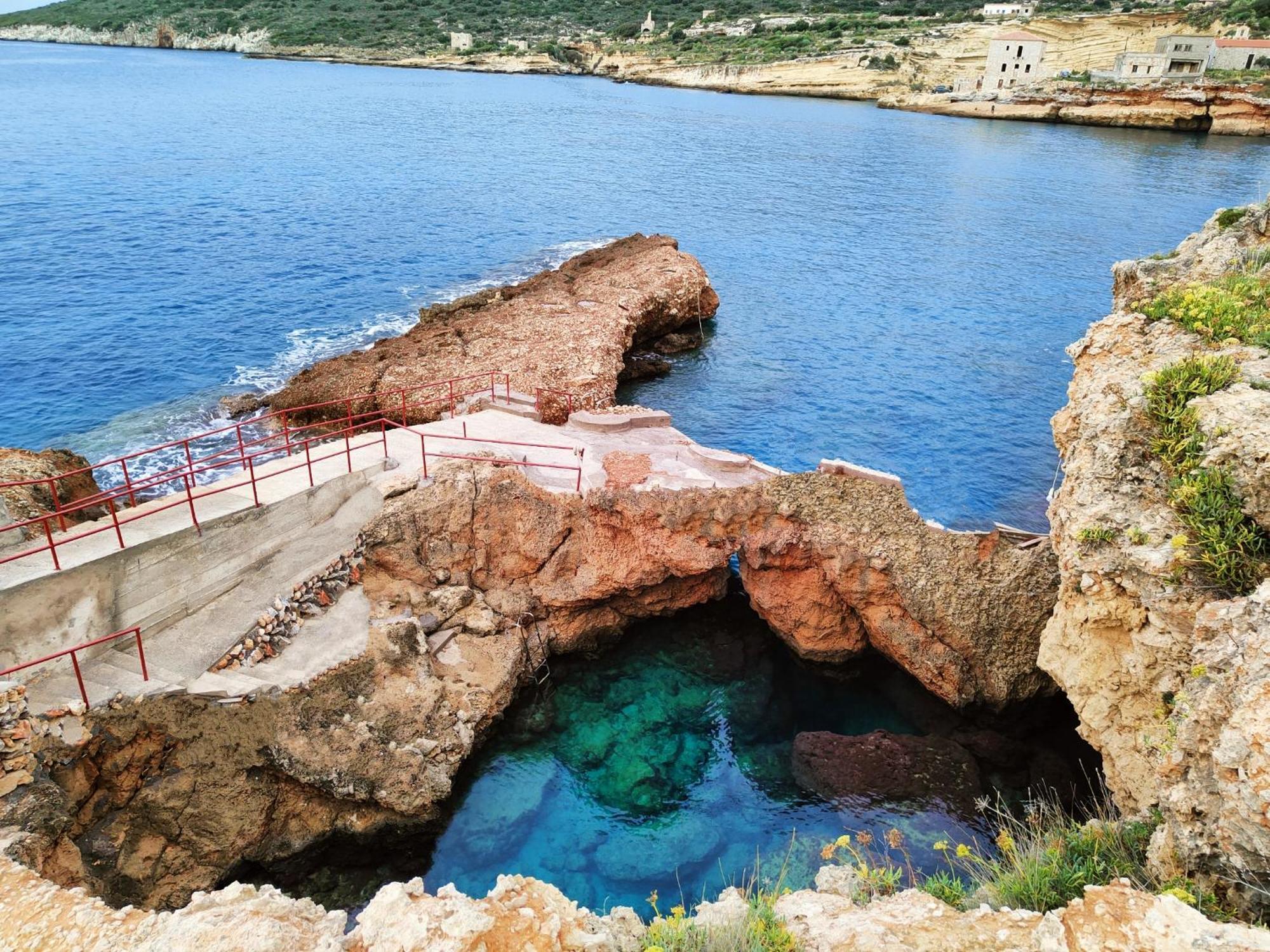 Athevillas Antonis Mína المظهر الخارجي الصورة