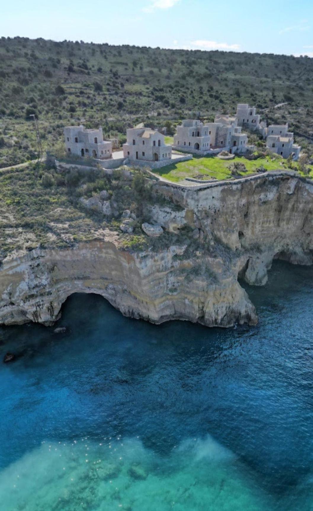 Athevillas Antonis Mína المظهر الخارجي الصورة