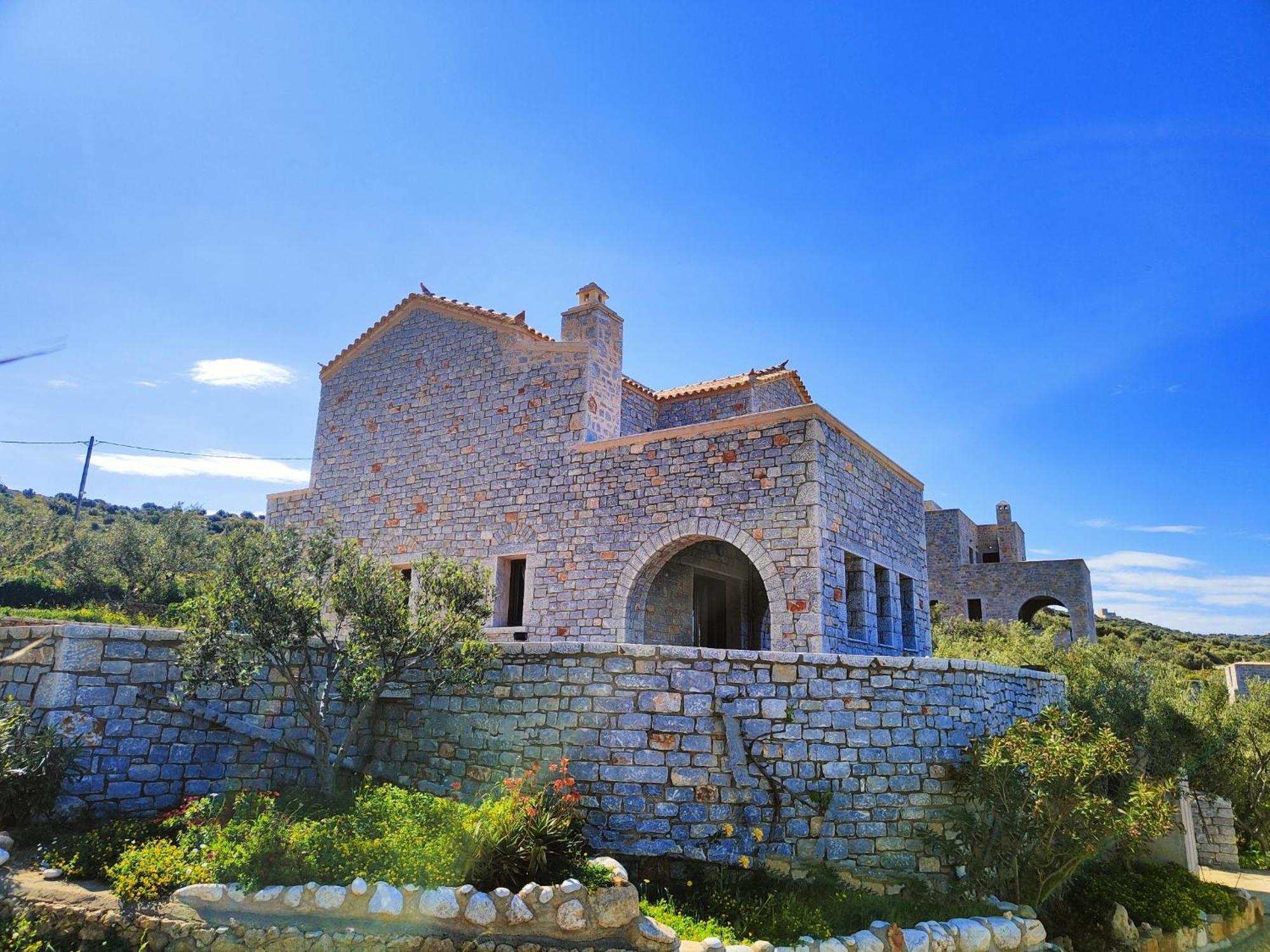 Athevillas Antonis Mína المظهر الخارجي الصورة